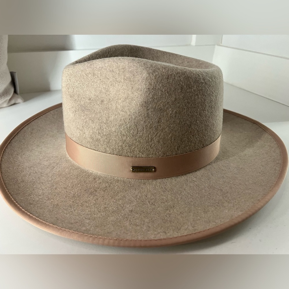 Gigi pip hat